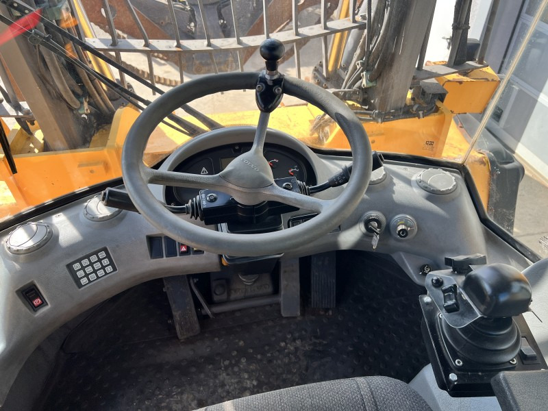 Wheel loader Volvo L 180 E HL (110814)