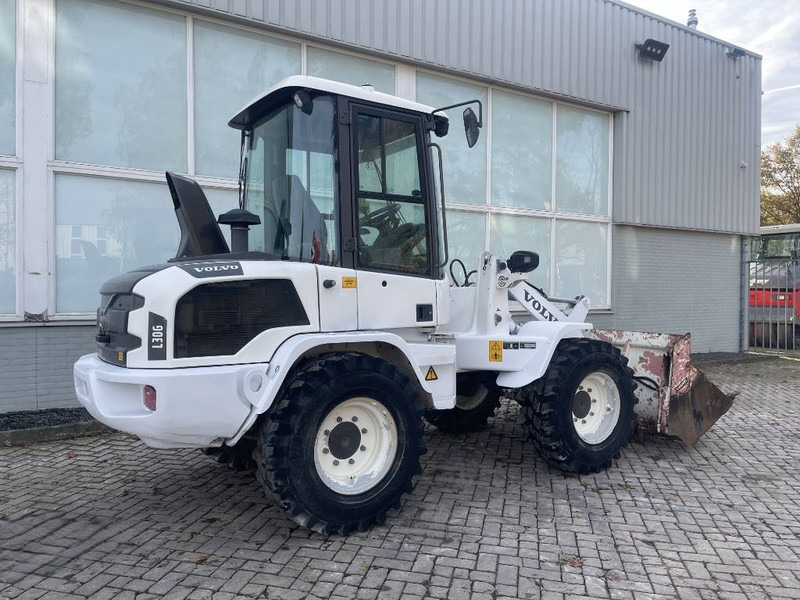 Wheel loader Volvo L 30 G 2020 CE