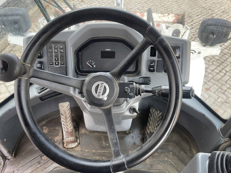 Wheel loader Volvo L 30 G 2020 CE