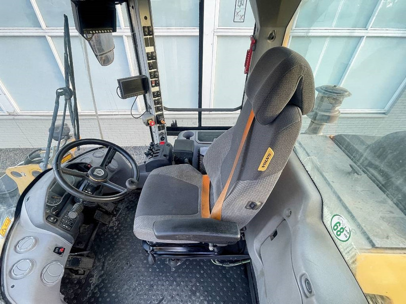 Wheel loader Volvo L 60 H (ONLY 5667H)