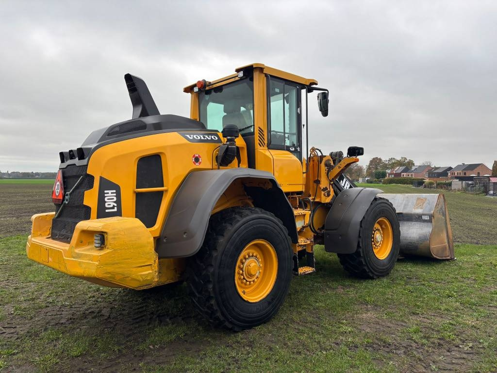 Wheel loader Volvo L 90 H (On Transport)