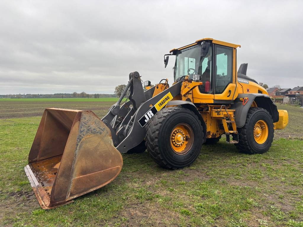 Wheel loader Volvo L 90 H (On Transport)