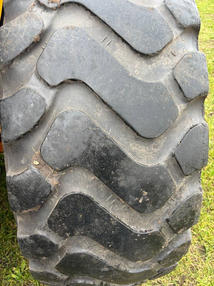 Wheel loader Volvo L 90 H (On Transport)