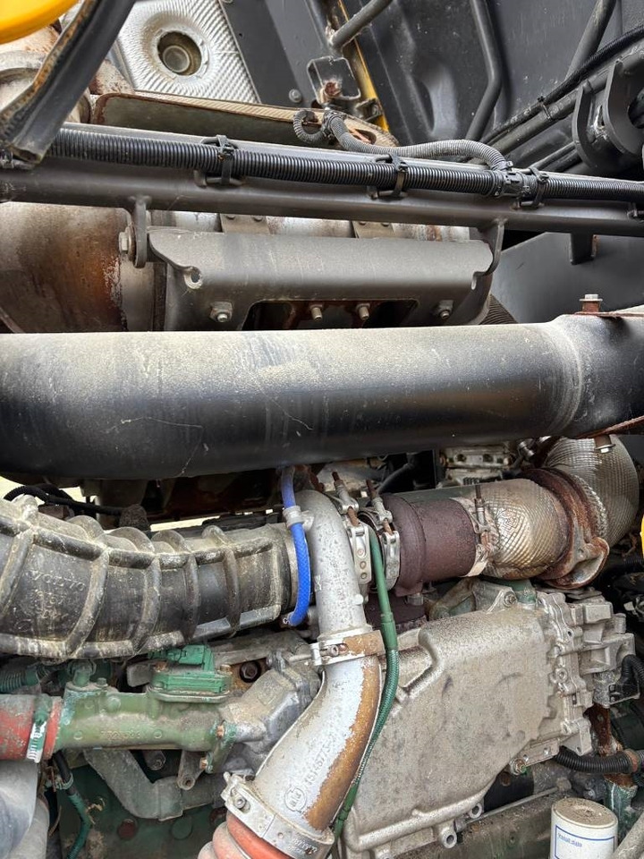 Wheel loader Volvo L 90 H (On Transport)