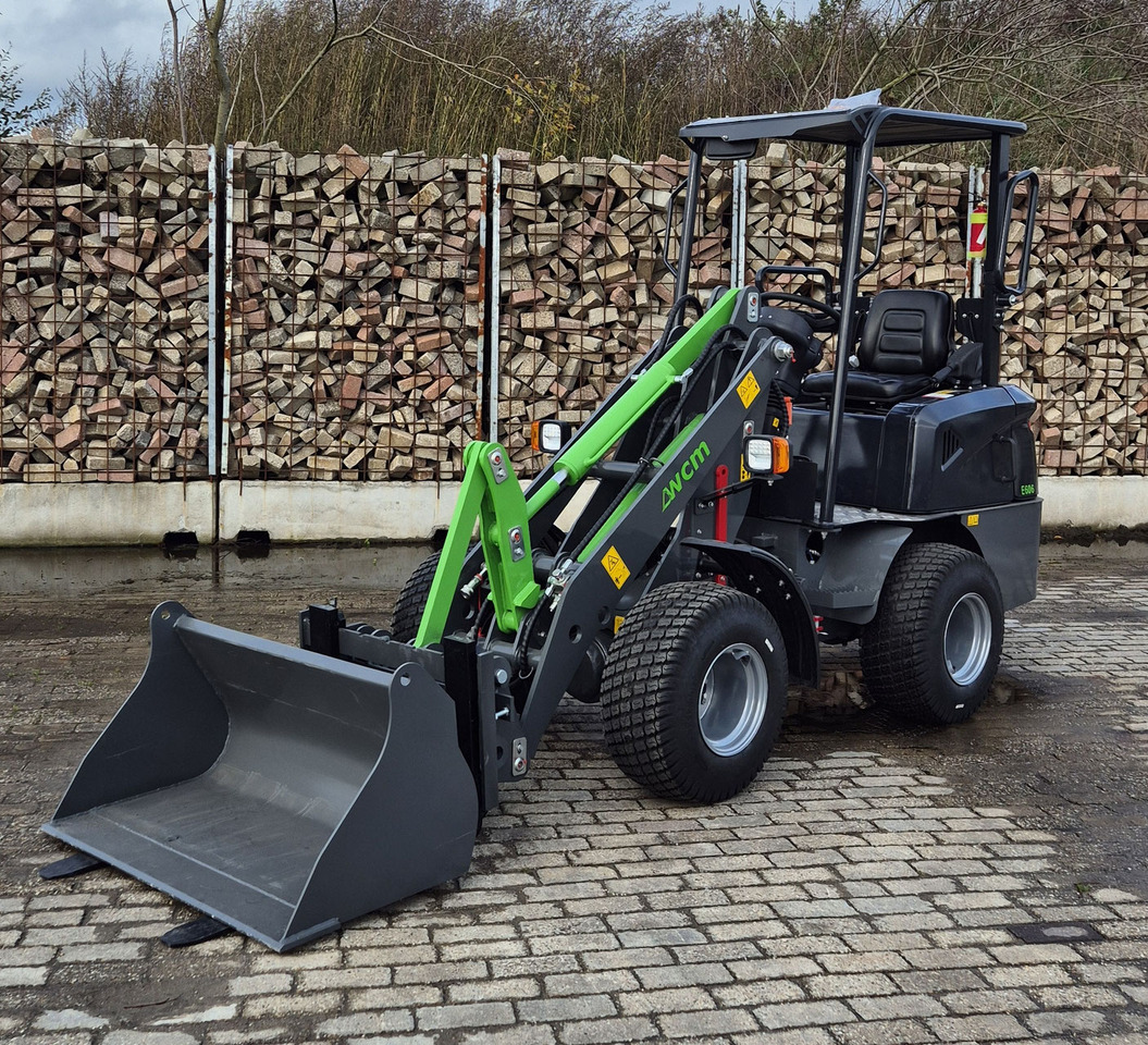 Wheel loader WCM-606