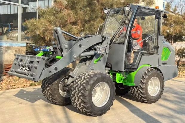 Wheel loader WCM-L2814