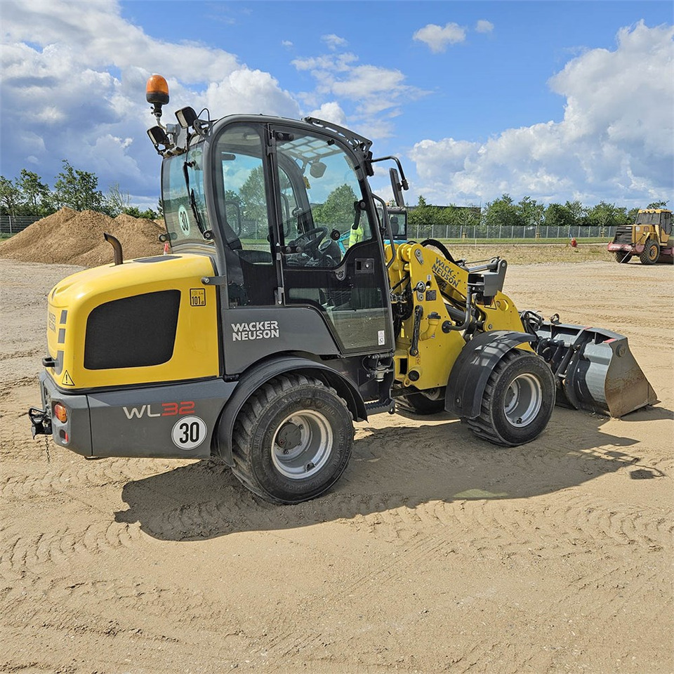 Wheel loader Wacker Neuson WL 32/RL30