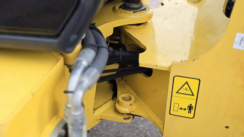 Wheel loader YANMAR V8. 772 original hours.