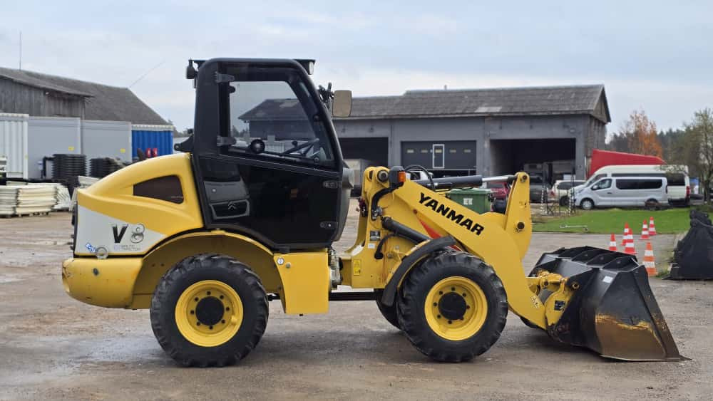 Wheel loader YANMAR V8. 772 original hours.
