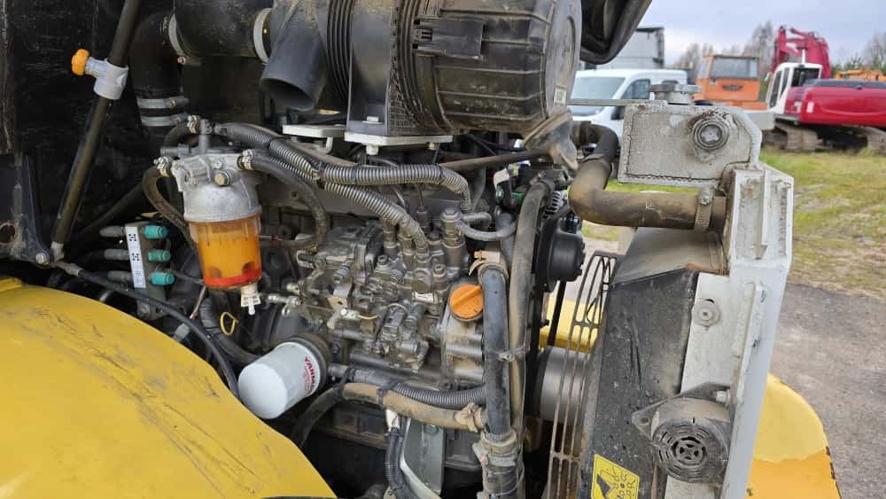 Wheel loader YANMAR V8. 772 original hours.