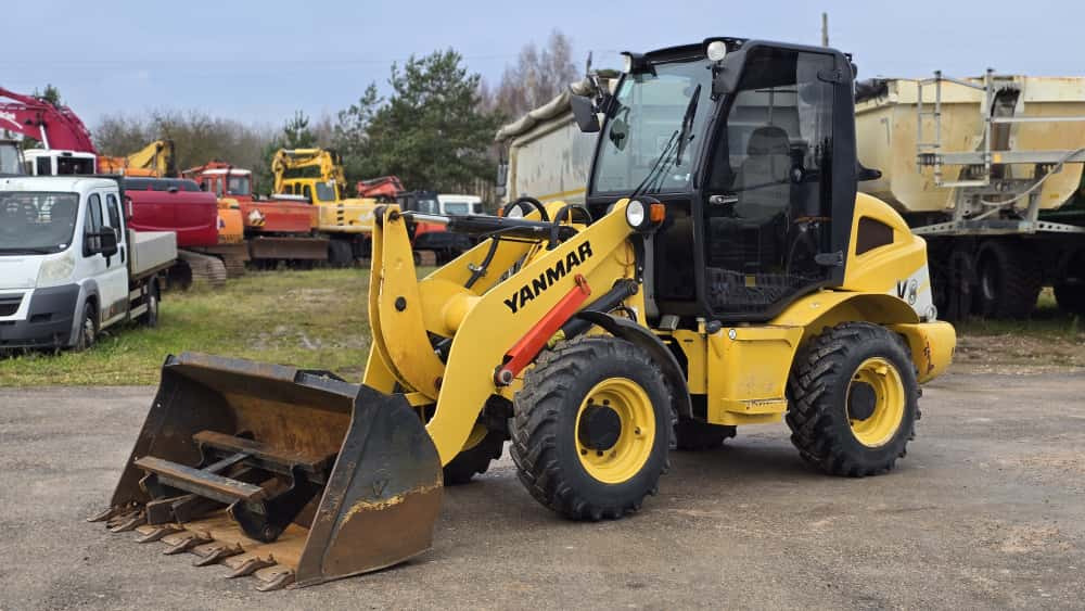 Wheel loader YANMAR V8. 772 original hours.