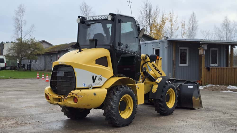 Wheel loader YANMAR V8. 772 original hours.