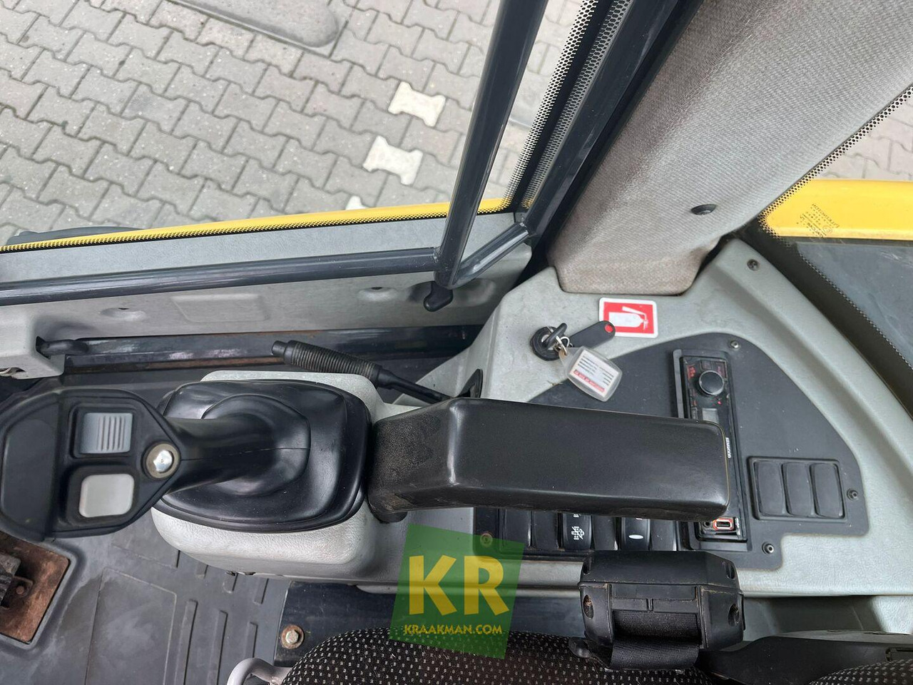 Wheel loader Yanmar V100 shovel