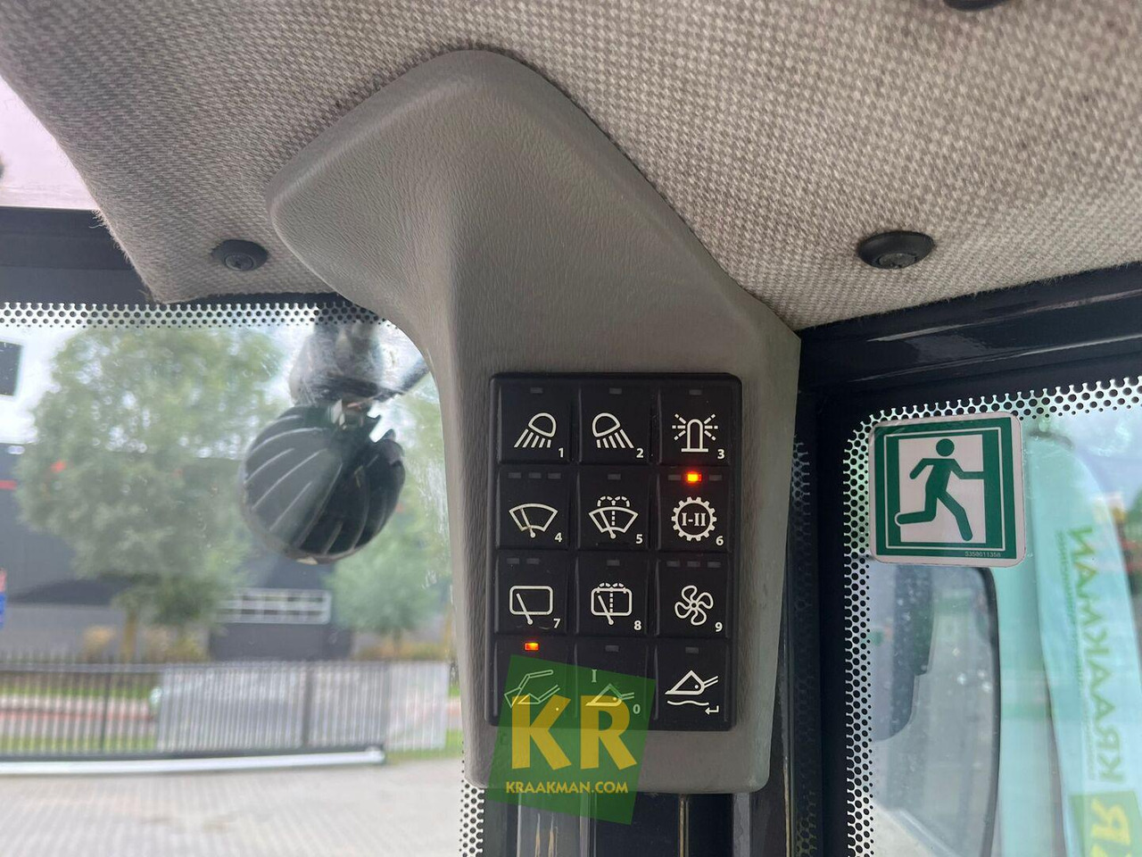 Wheel loader Yanmar V100 shovel