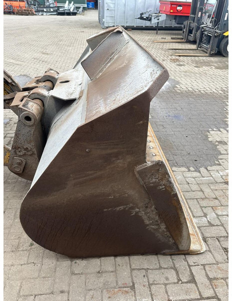 Wheel loader shovel WA270 8 - Gebruikt