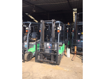 4 tekerlikli denge ağırlıklı forklift TOYOTA FD15