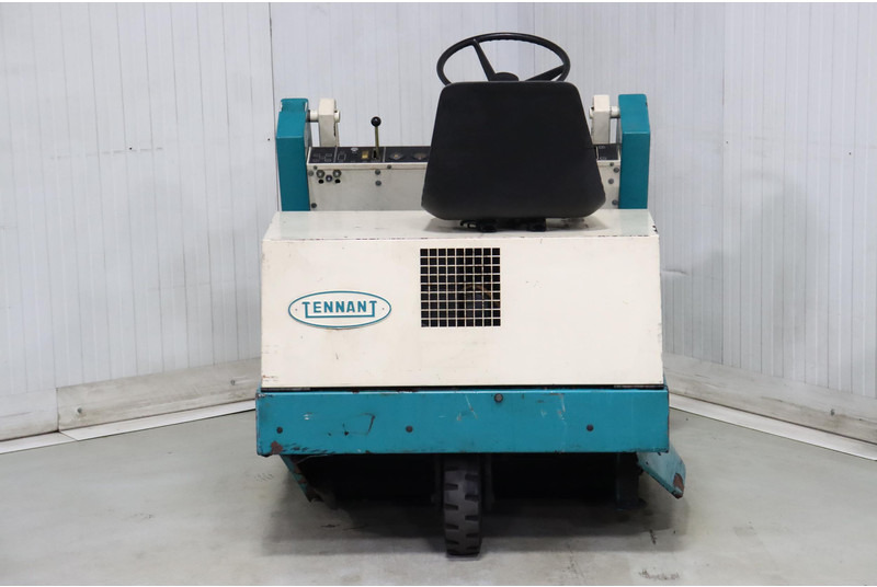 Industrial sweeper TENNANT 200E