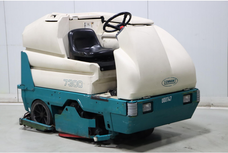 Scrubber dryer TENNANT 7300E