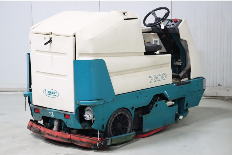 Scrubber dryer TENNANT 7300E