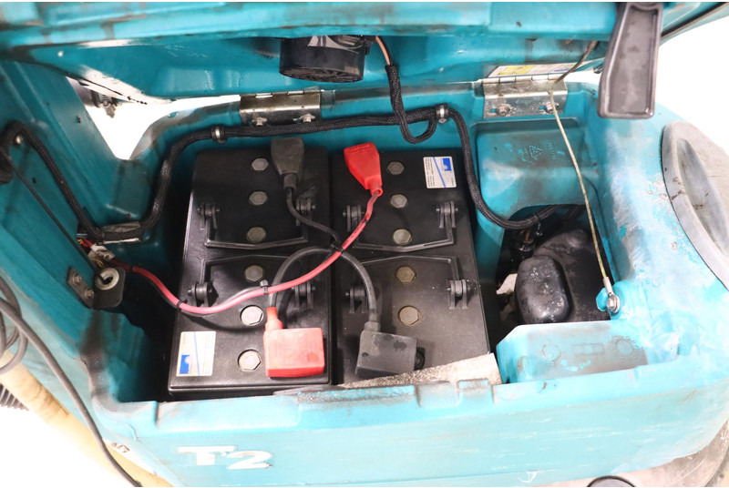 Scrubber dryer TENNANT T2