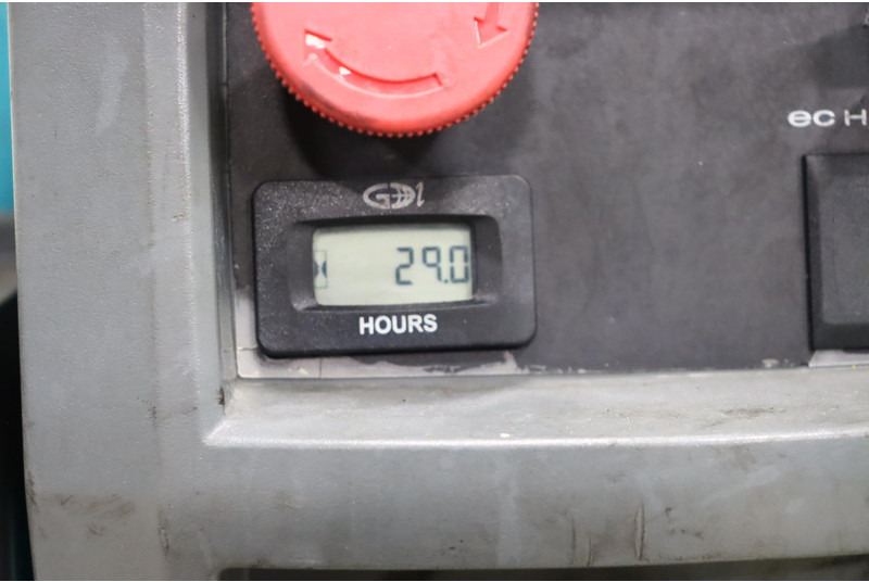 Scrubber dryer TENNANT T300