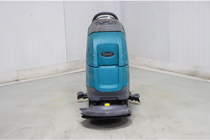 Scrubber dryer TENNANT T300