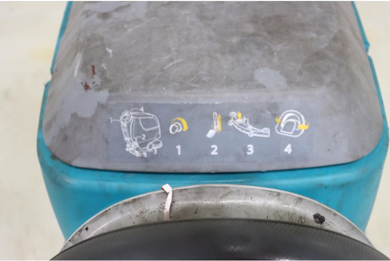 Scrubber dryer TENNANT T300