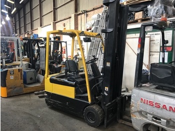 Electric forklift : picture 1