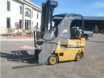 Forklift CATERPILLAR