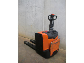 Pallet truck BT LPE 200: picture 1