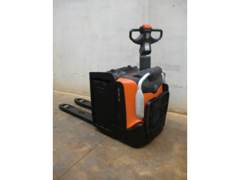 Pallet truck BT LPE 220 PA: picture 1
