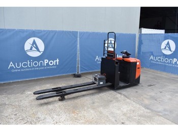 Pallet truck BT OSE250: picture 1