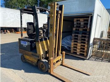 Forklift CATERPILLAR M30: picture 1