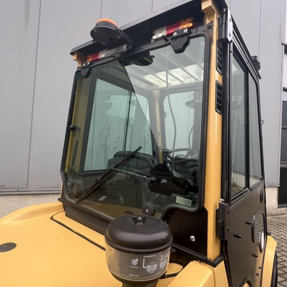 Electric forklift Caterpillar DP30NT: picture 17