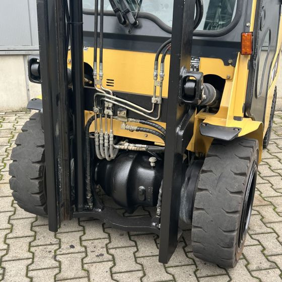 Electric forklift Caterpillar DP30NT: picture 14