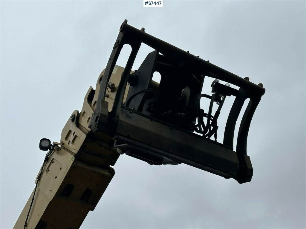 Leasing of Caterpillar TH580H Telescopic loader with crane arm Caterpillar TH580H Telescopic loader with crane arm: picture 34