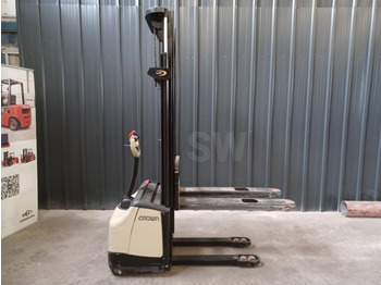 Stacker Crown WF 3000: picture 2
