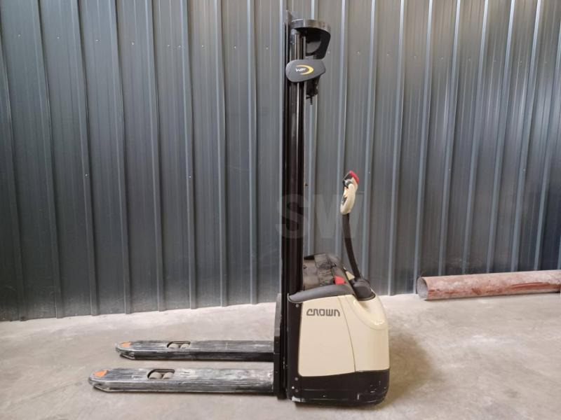 Stacker Crown WF 3000: picture 6
