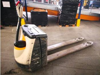 Pallet truck Crown WP2320: picture 1