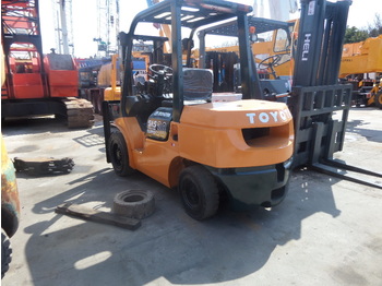 TOYOTA FD30 - diesel forklift