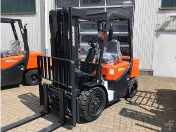 Forklift Doosan D 30 GX Plus: picture 1