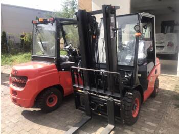 Diesel forklift EP Equipment CPCD25T8: picture 1