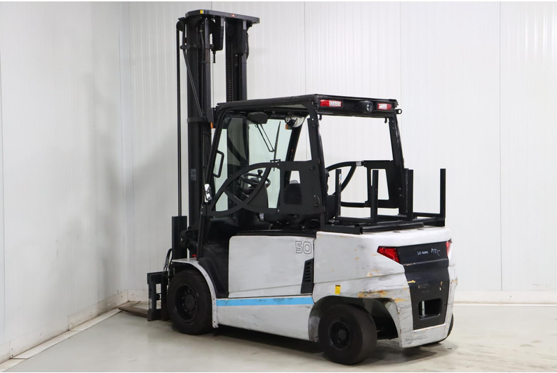 Electric forklift Hyundai 50B-9