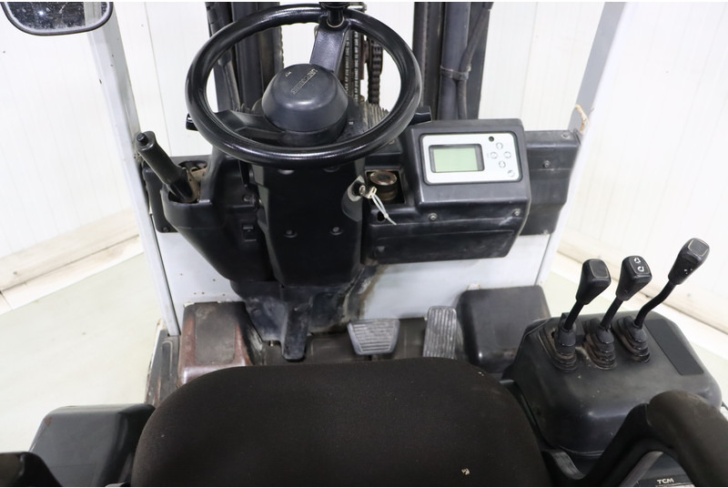 Electric forklift TCM FB20-E1