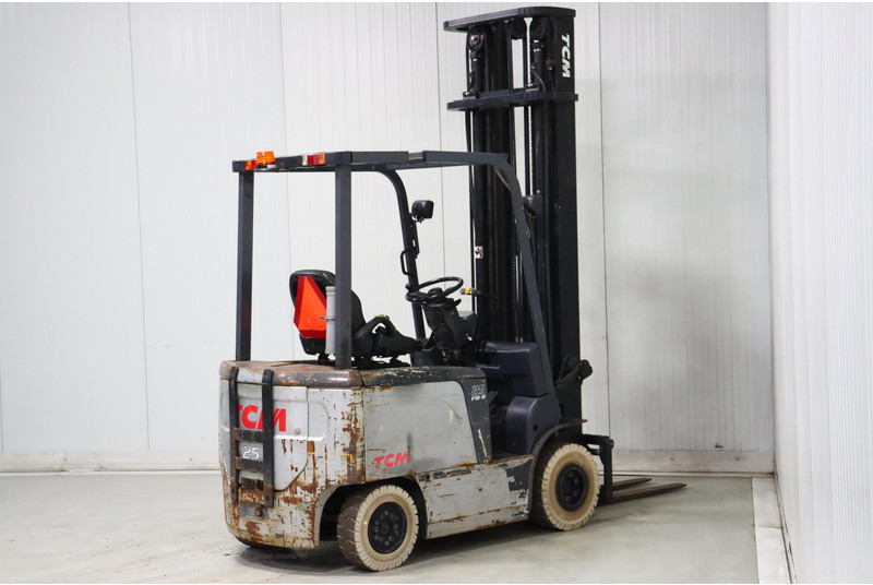 Electric forklift TCM FB25-7