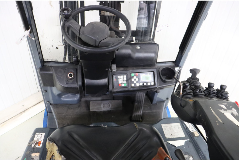 Electric forklift Toyota 8FBE16T