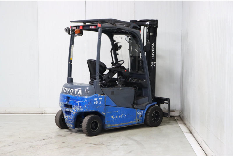 Electric forklift Toyota 8FBM20T