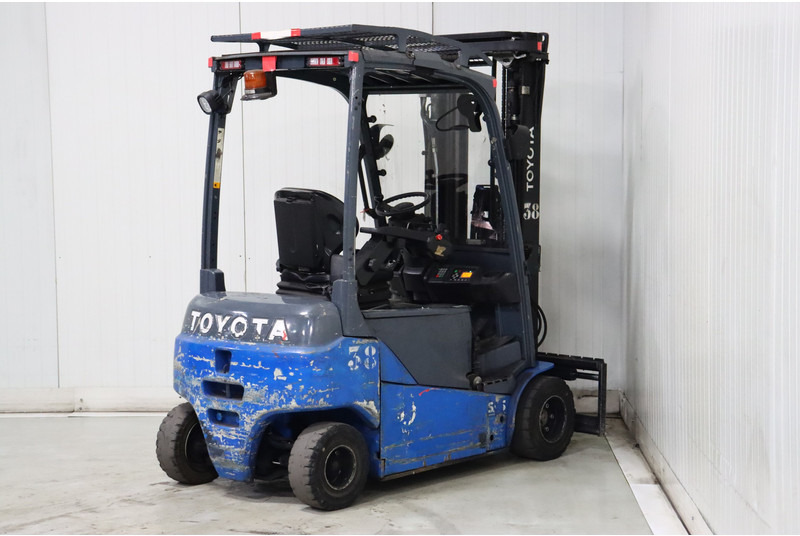 Electric forklift Toyota 8FBM20T