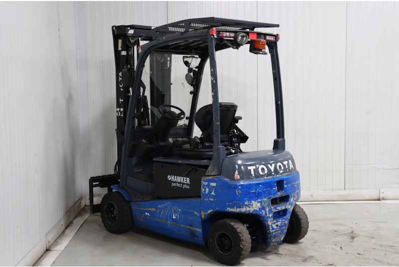 Electric forklift Toyota 8FBM20T