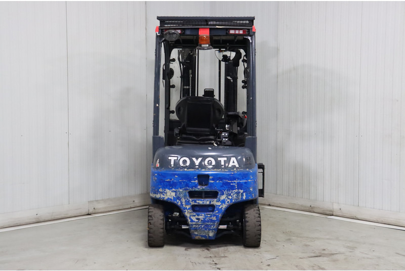 Electric forklift Toyota 8FBM20T
